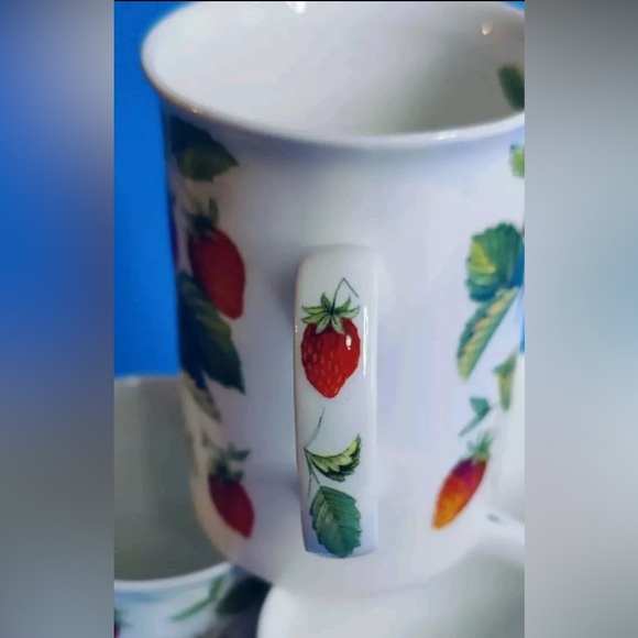 SET OF 6 Vintage 2000 Roy Kirkham Fine Bone China Alpine Strawberry Mugs England - Picture 4 of 5